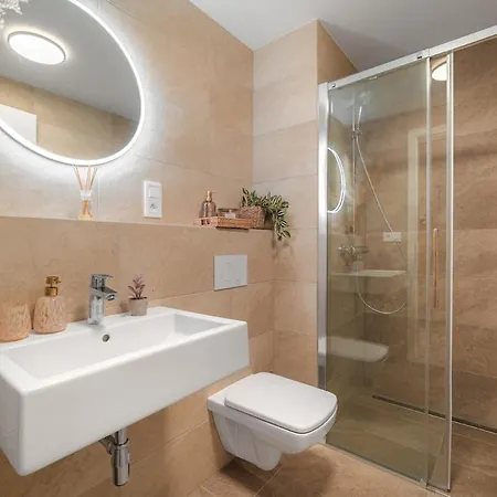 Pronajem Utulneho A Vybaveneho Bytu Lägenhet Plzeň