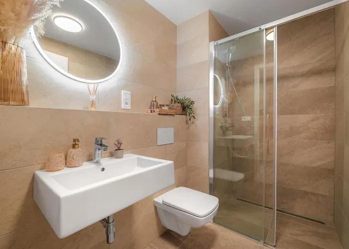Appartement Pronájem útulného A Vybaveného Bytu *
